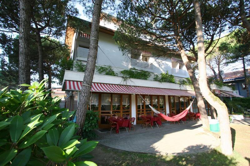 Hotel Friuli Lignano Sabbiadoro Exterior foto